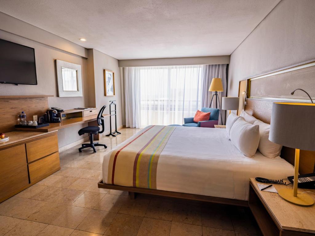 Habitación sencilla con desayuno